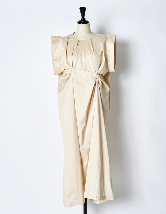 Layered Tuck Dress / beige