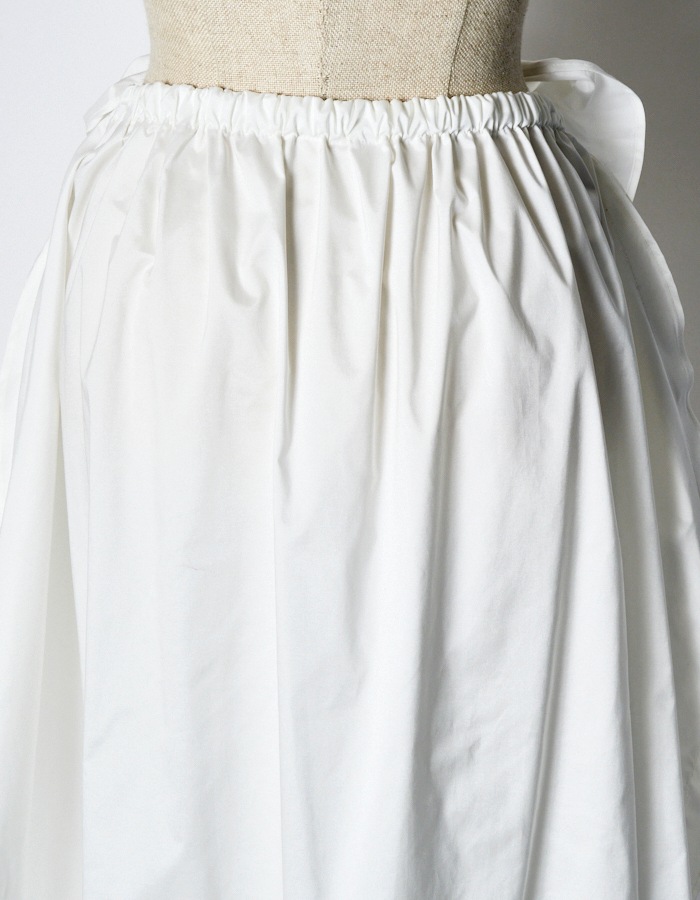 Sun & Moon Ruffle Skirt / white