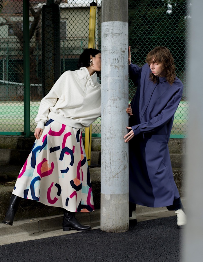 "POPPIN" Art Print Skirt / off-white