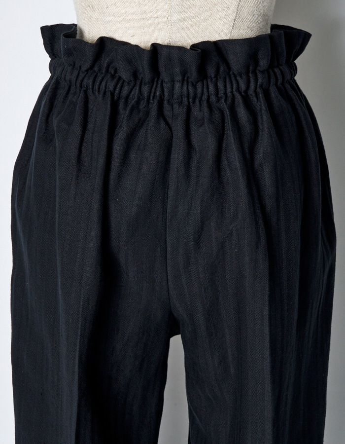 Gathered Tuck Wide Trousers / black