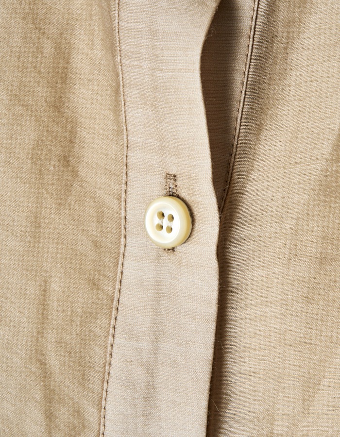 Layered Tuck Sleeveless Blouse / beige
