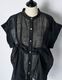 Layered Tuck Sleeveless Blouse / navy