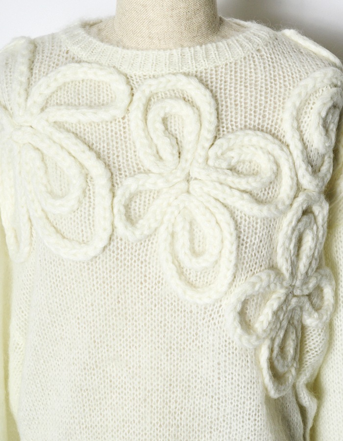 Chain Flower Knit Tops / white