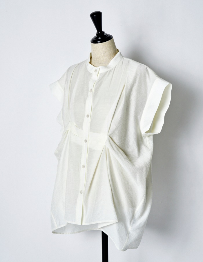 Layered Tuck Sleeveless Blouse / white