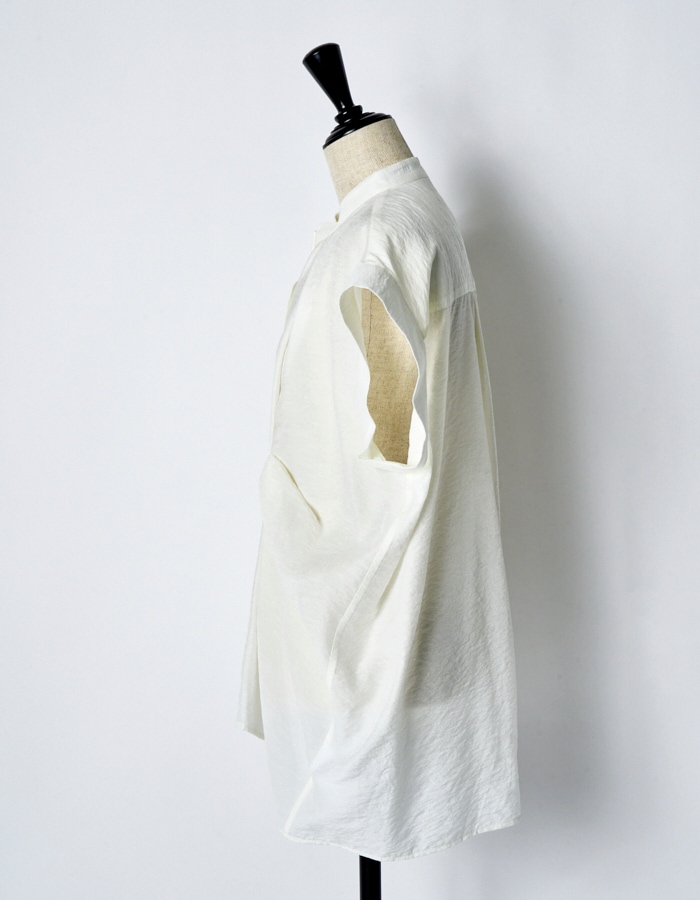 Layered Tuck Sleeveless Blouse / white