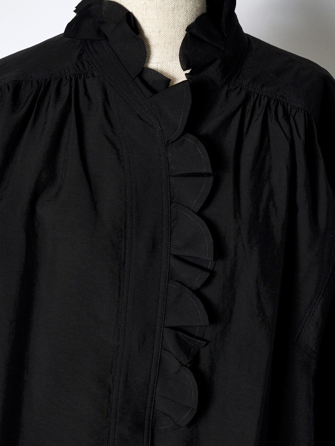 Half Moon Ruffle Blouse / black