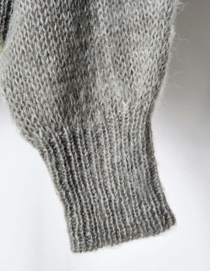 Chain Flower Knit Tops / gray