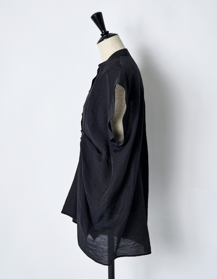 Layered Tuck Sleeveless Blouse / black