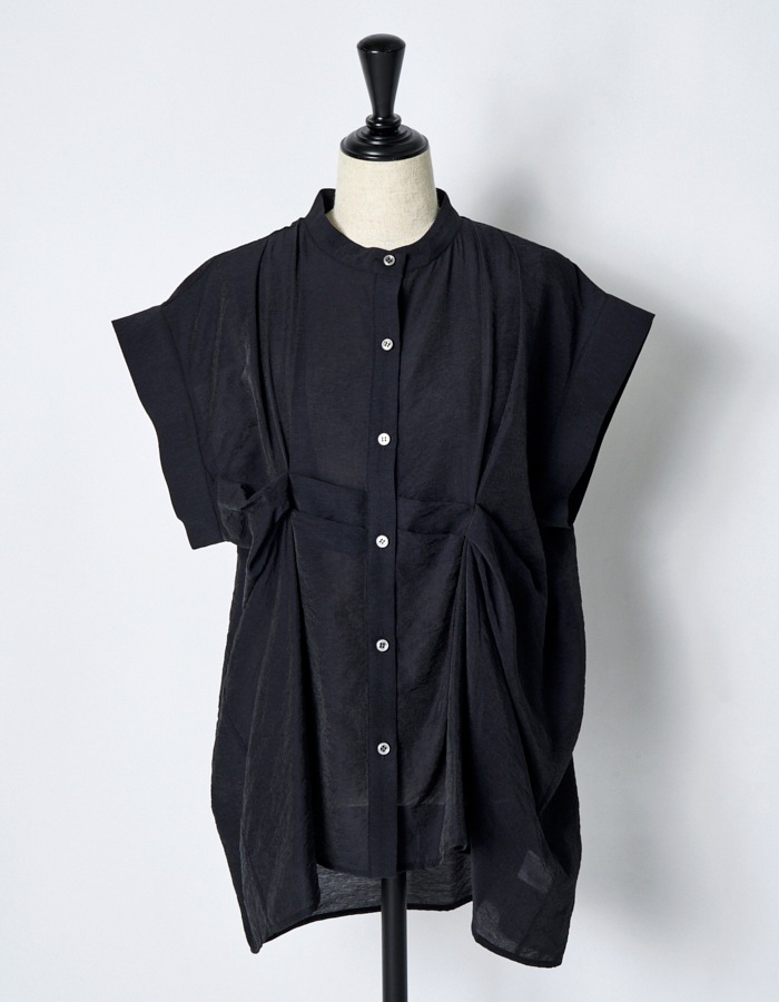 Layered Tuck Sleeveless Blouse / black