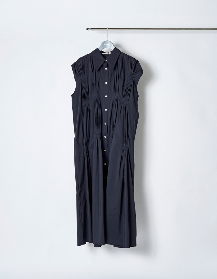 Cotton Bundled Tuck Dress / navy