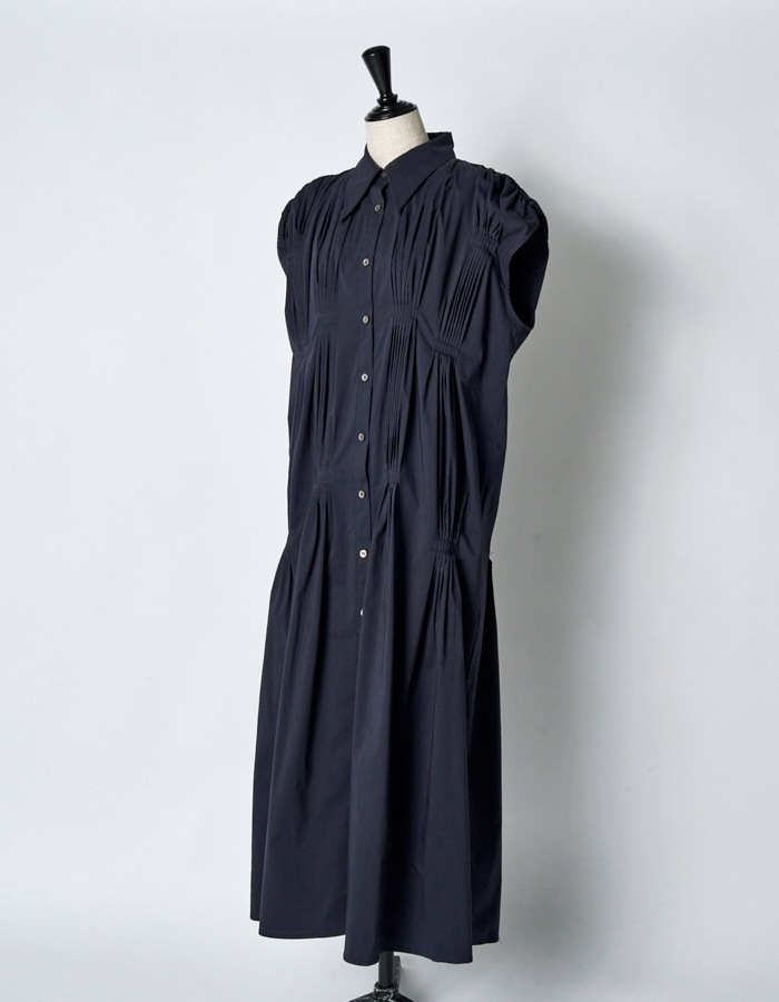 Cotton Bundled Tuck Dress / navy