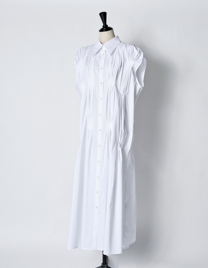 Cotton Bundled Tuck Dress / white