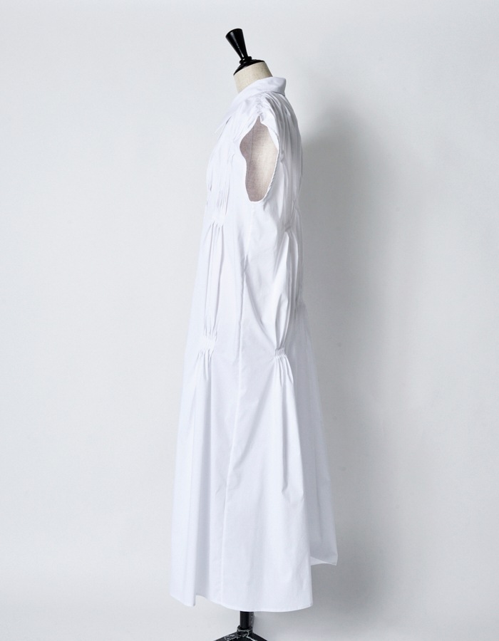 Cotton Bundled Tuck Dress / white