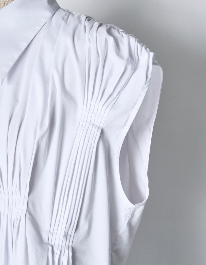 Cotton Bundled Tuck Dress / white