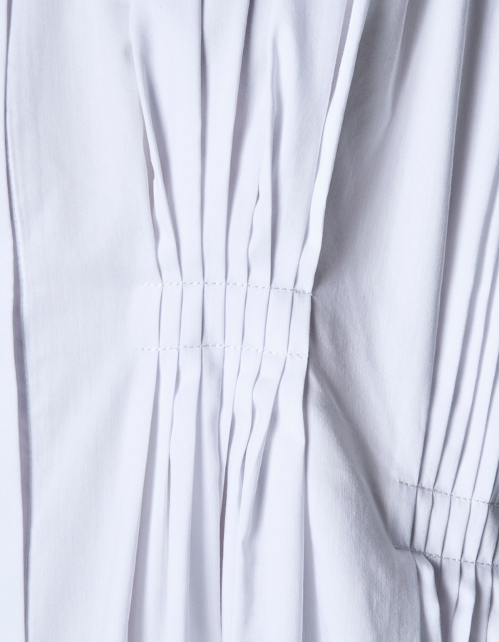 Cotton Bundled Tuck Dress / white