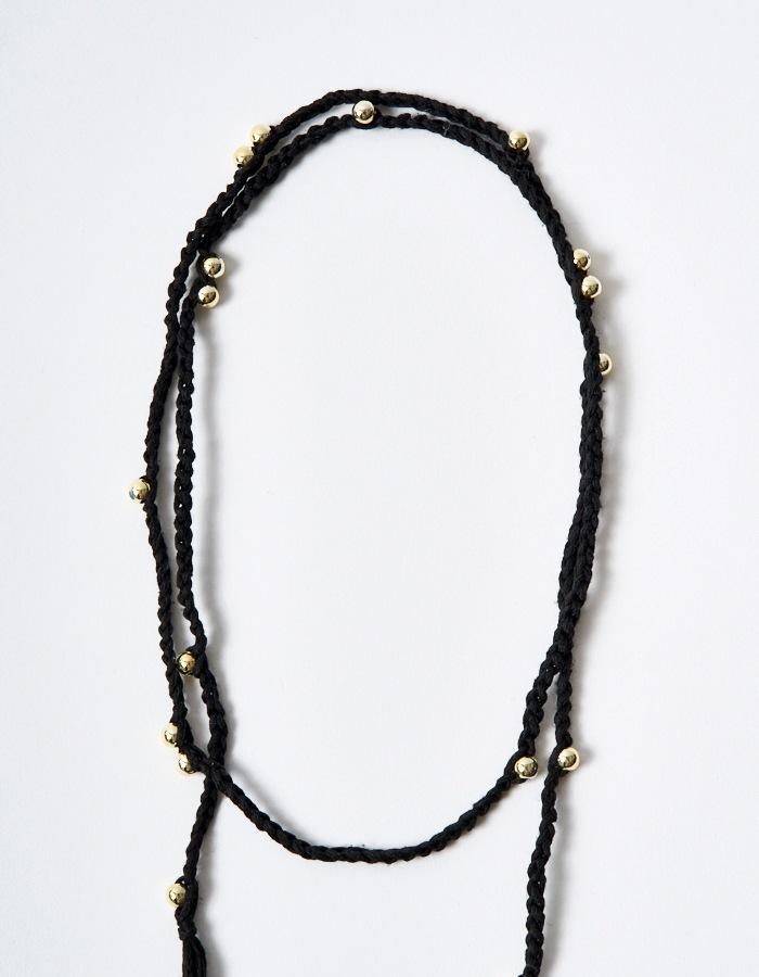 Bond Yarn Beads Choker / black
