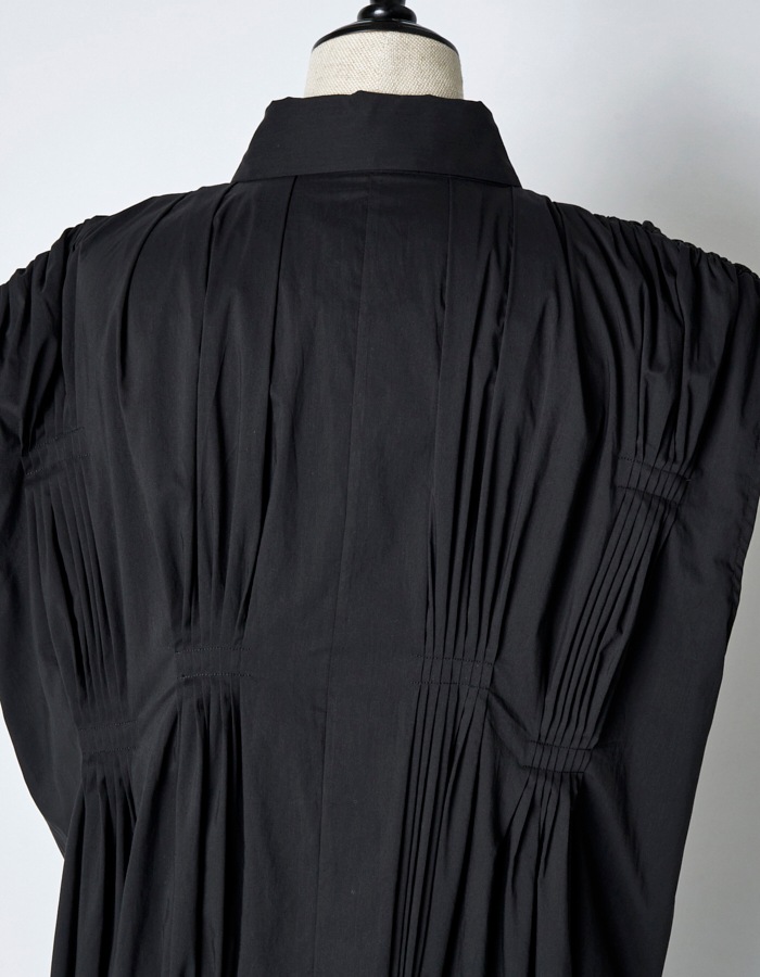 Cotton Bundled Tuck Dress / black