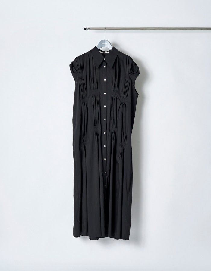 Cotton Bundled Tuck Dress / black