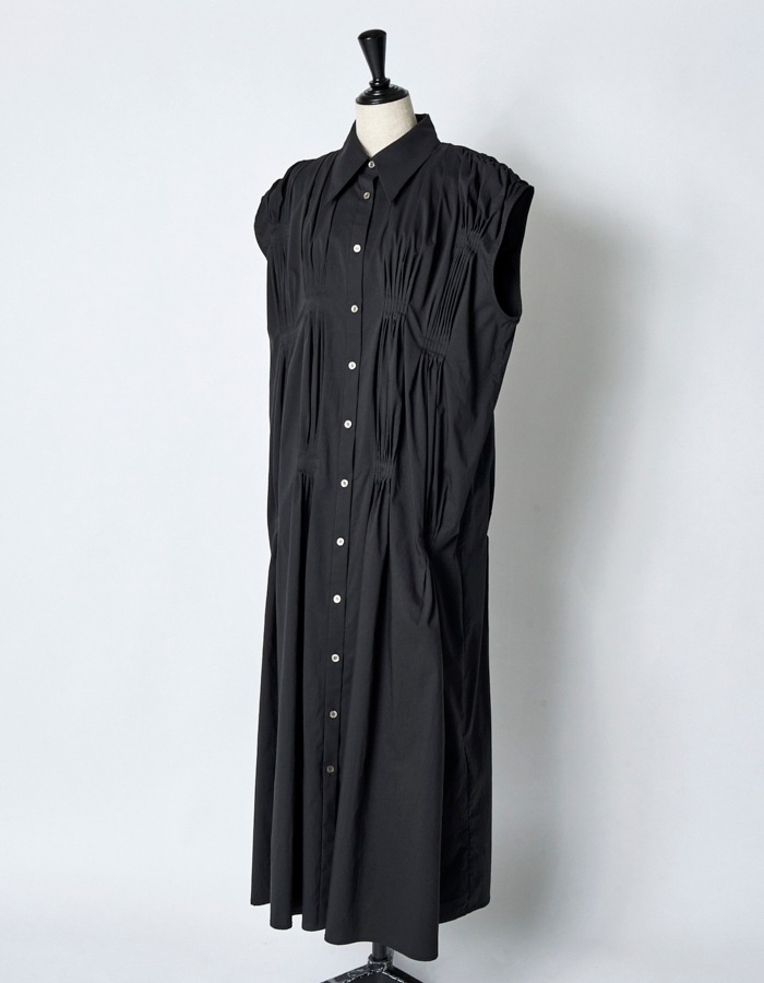 Cotton Bundled Tuck Dress / black