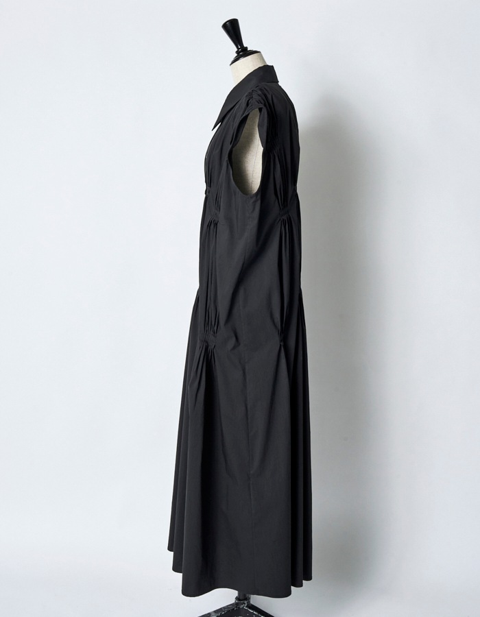 Cotton Bundled Tuck Dress / black
