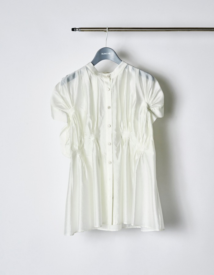 Bundled Tuck Blouse / white