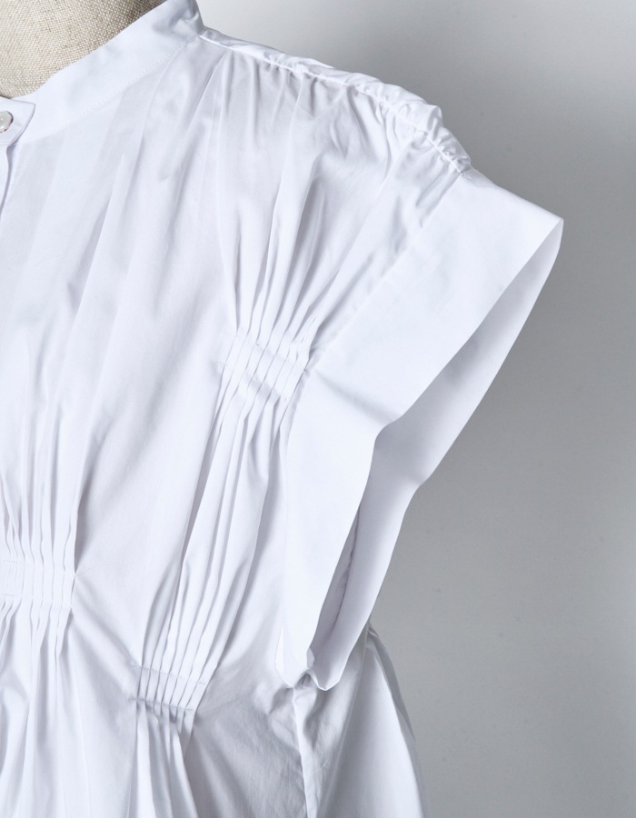 Cotton Bundled Tuck Blouse / white