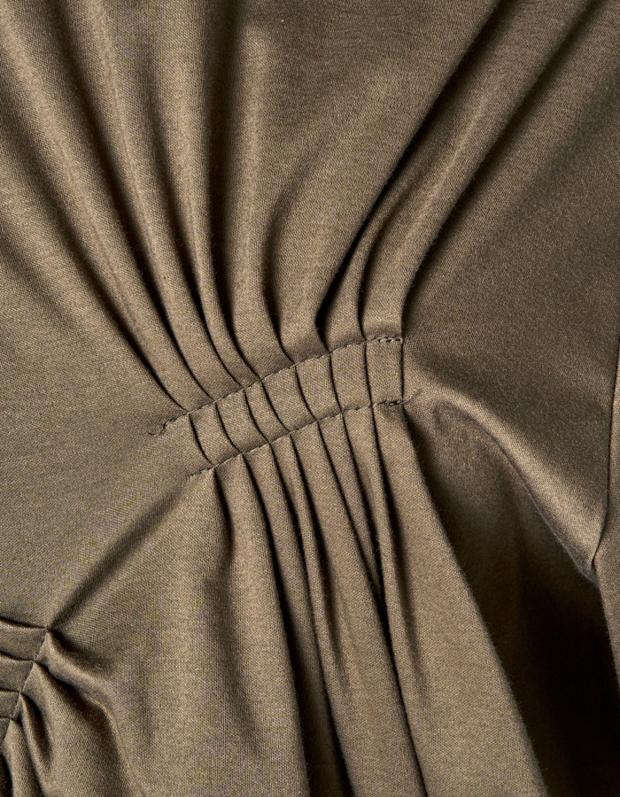 Bundled Tuck Cutsew Tops / khaki