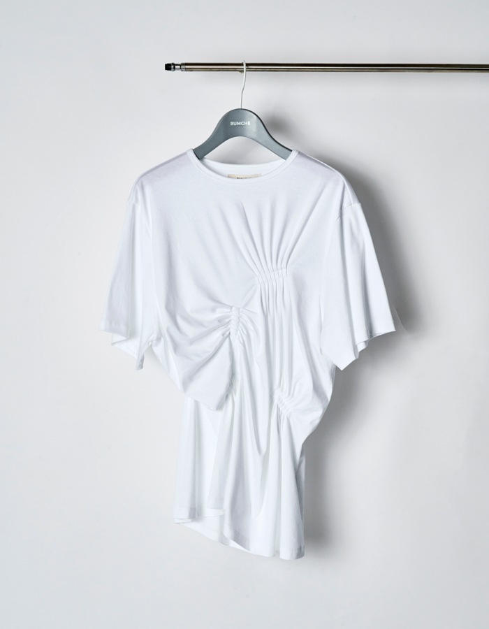 Bundled Tuck Cutsew Tops / white