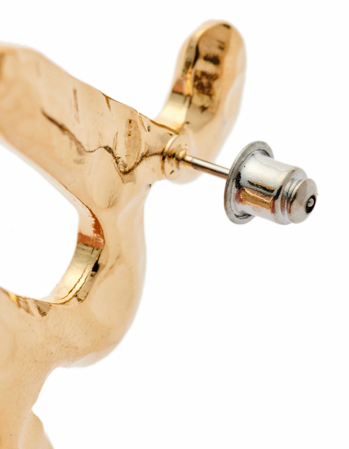 M Letter Pierced Earrings / gold