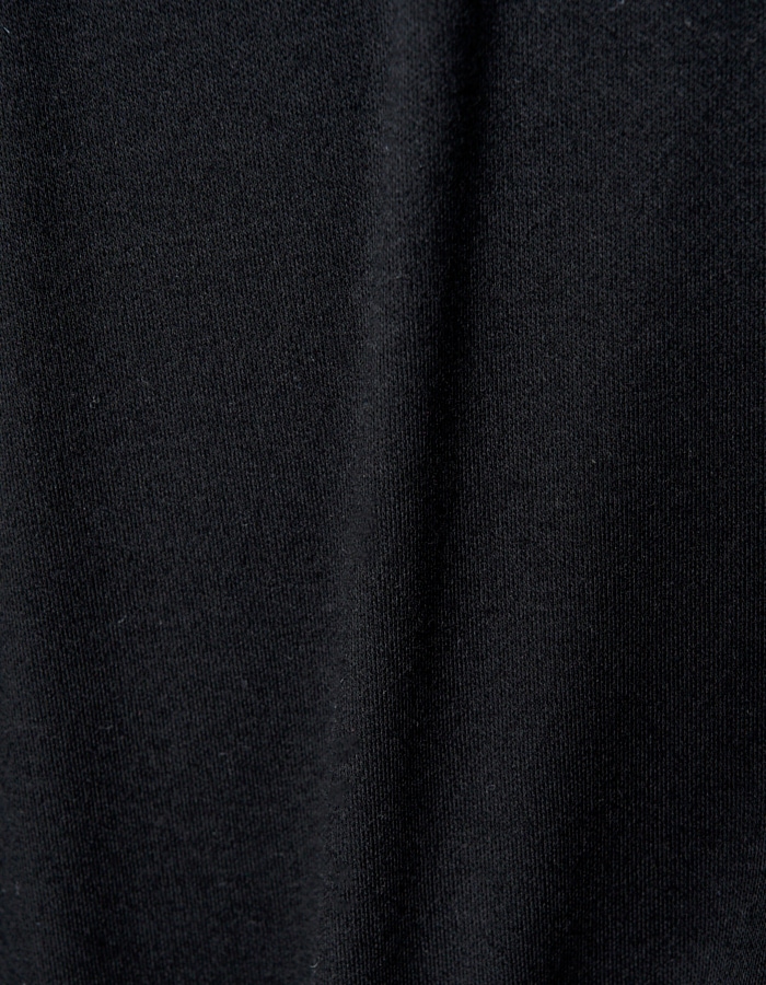 Bundled Tuck Cutsew Tops / black