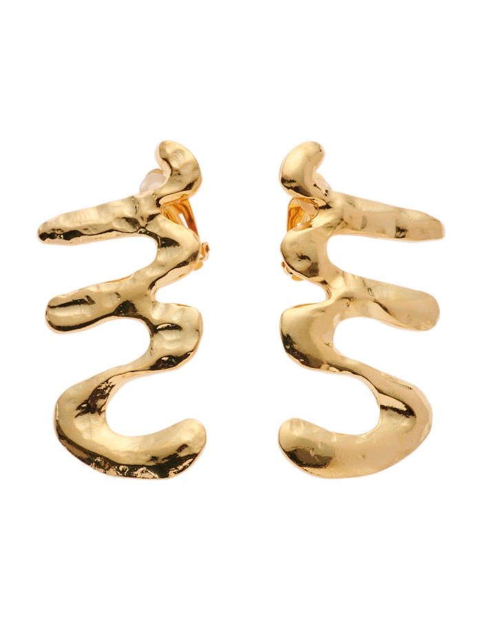 M Letter Earrings / gold