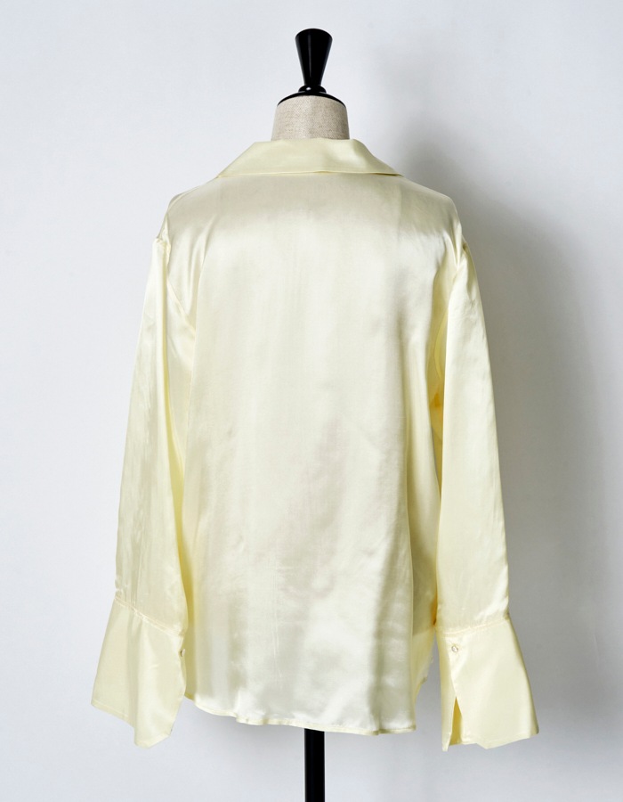 Tapa Pattern Embroidery Shirt / off white