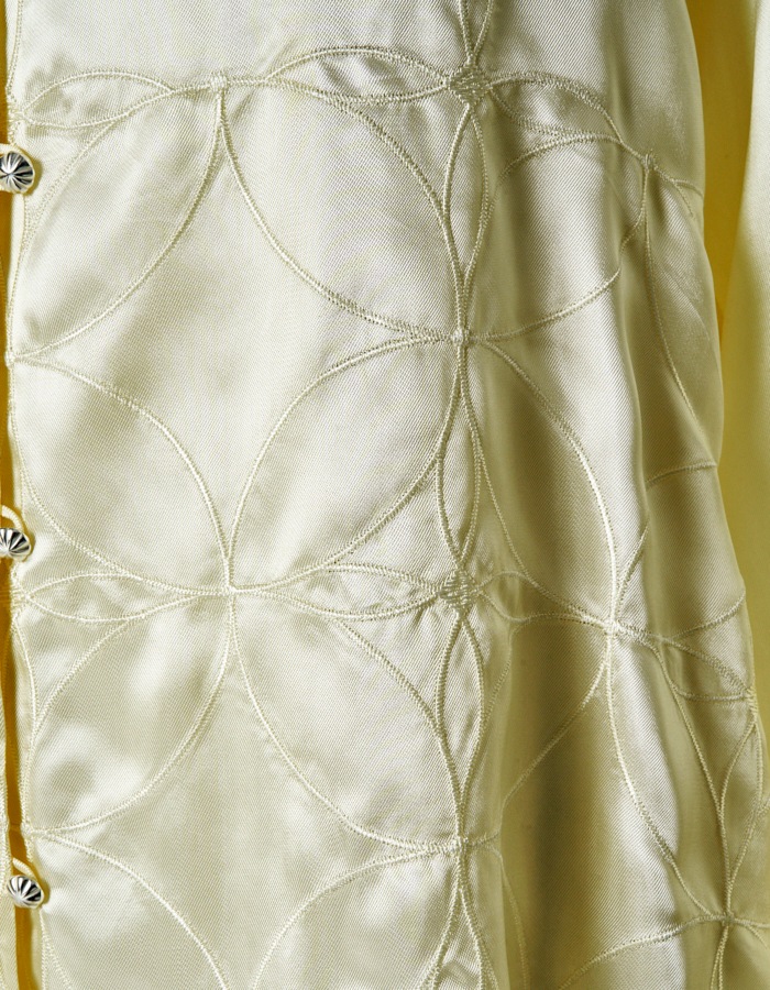 Tapa Pattern Embroidery Shirt / off white