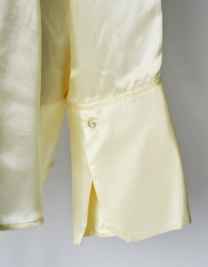 Tapa Pattern Embroidery Shirt / off white