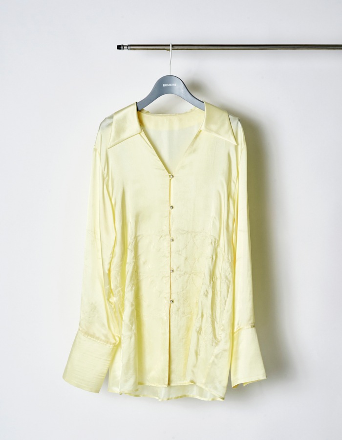 Tapa Pattern Embroidery Shirt / off white