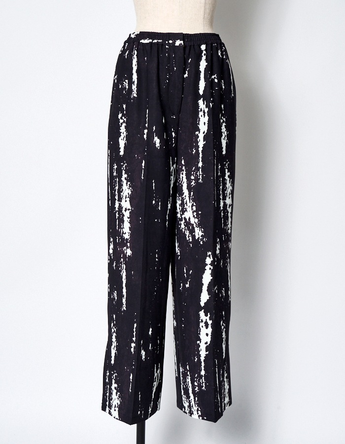 Woodpecker Print Trousers / black