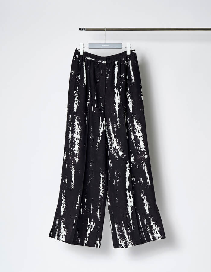 Woodpecker Print Trousers / black