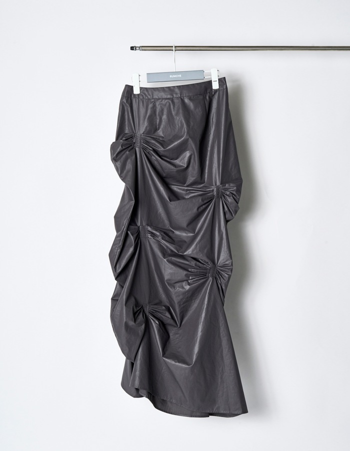 Bundled Tuck Skirt / gray
