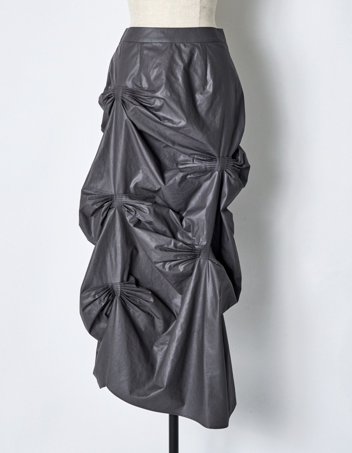 Bundled Tuck Skirt / gray