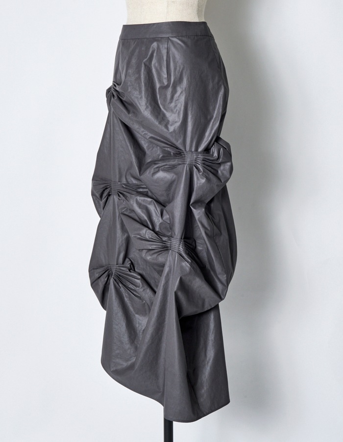 Bundled Tuck Skirt / gray