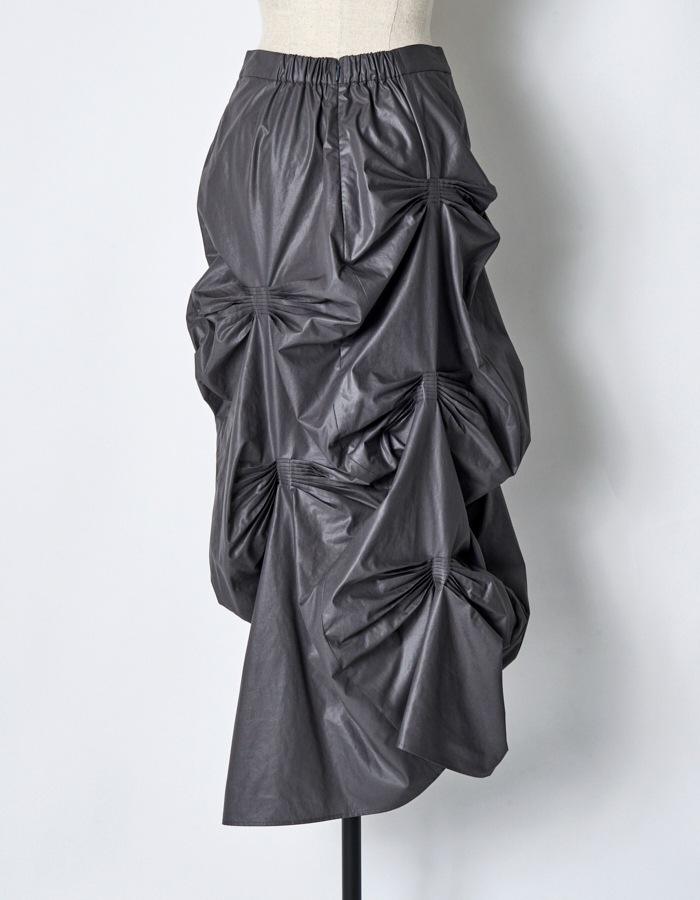 Bundled Tuck Skirt / gray