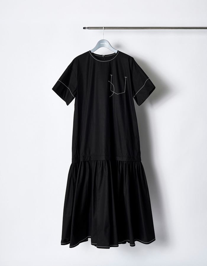 Stitch Gathered Typewriter Dress / black