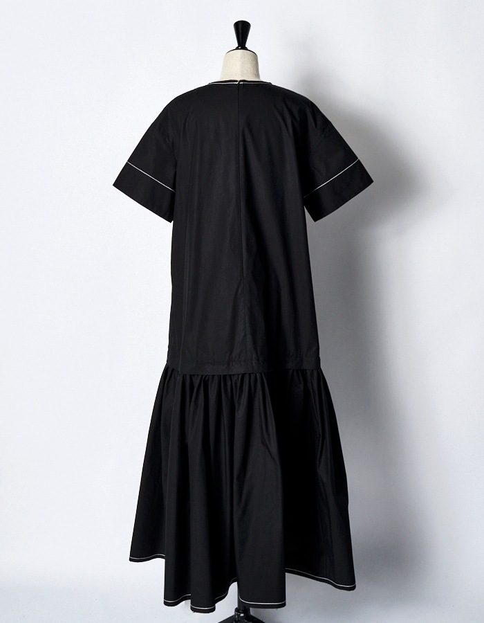 Stitch Gathered Typewriter Dress / black