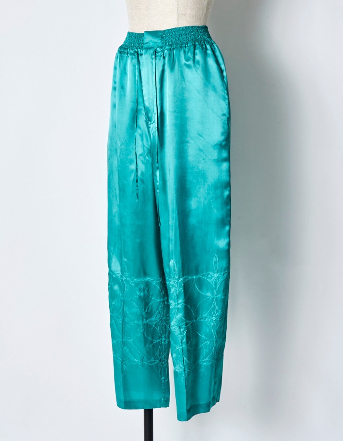 Tapa Pattern Embroidery Trousers / green