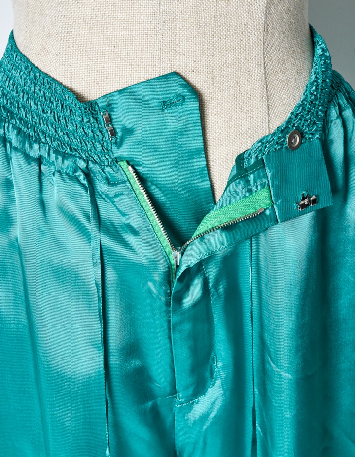 Tapa Pattern Embroidery Trousers / green