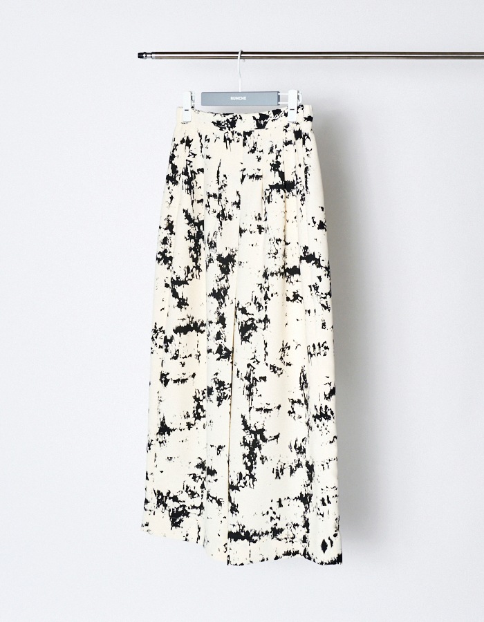 Abstract Paint Skirt / off white