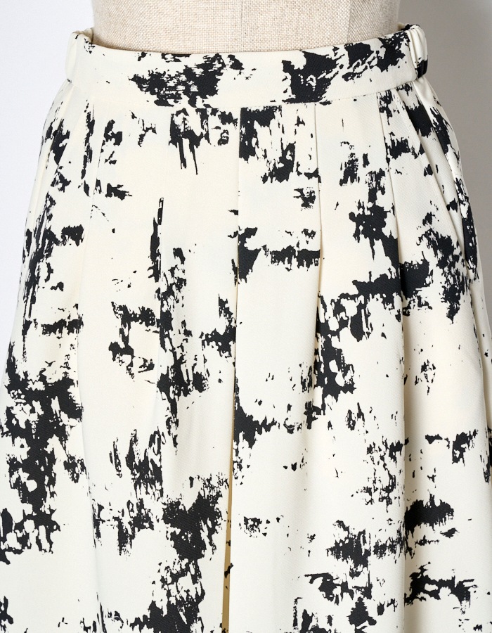 Abstract Paint Skirt / off white