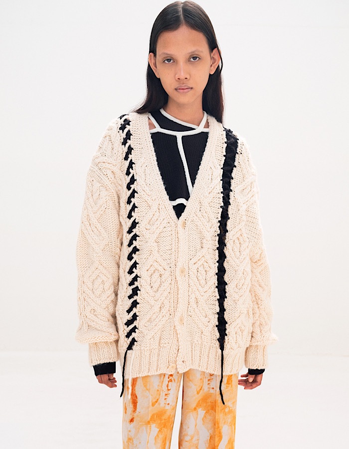 Deformation Cable Knit Cardigan / off white | TOPS,KNIT | RUMCHE 