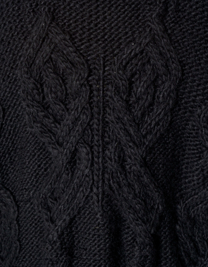 Deformation Cable Knit Cardigan / black