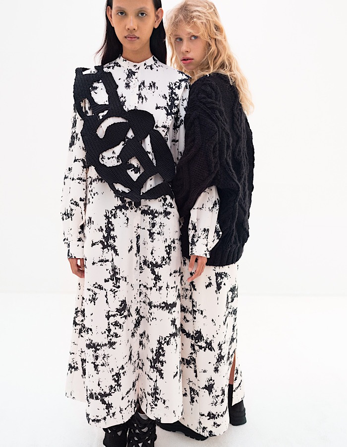 Deformation Cable Knit Cardigan / black